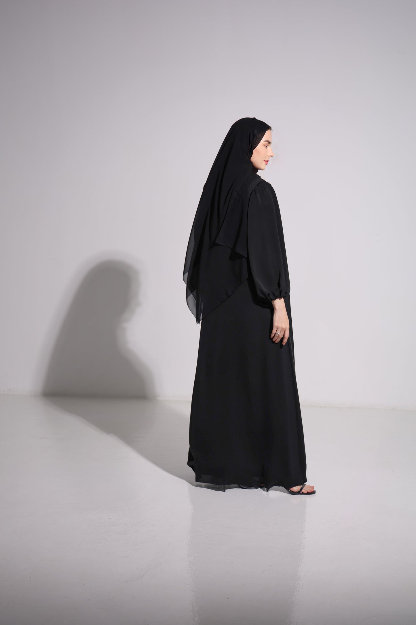 black-nada-abaya