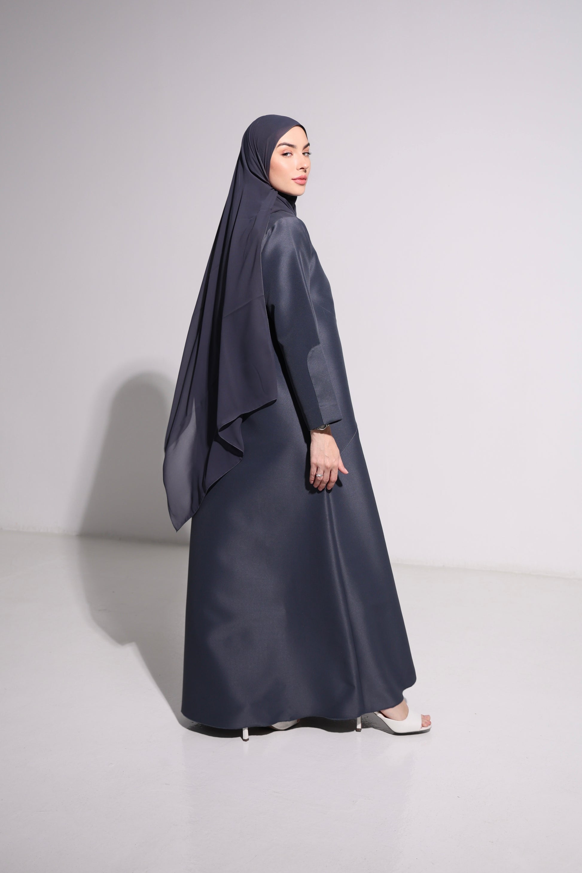petrolium-satin-abaya